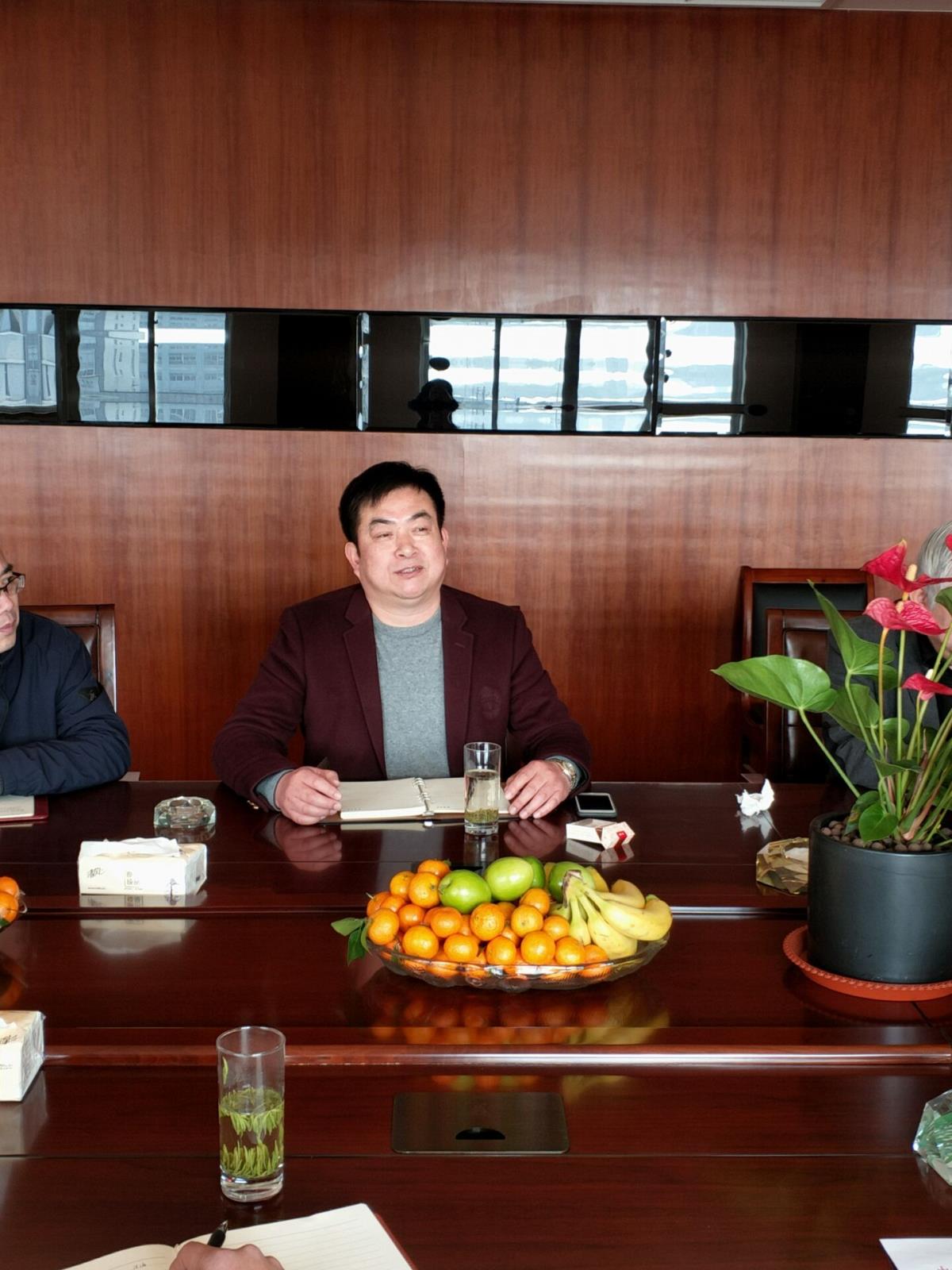 李正良總經(jīng)理向林建敏副市長(zhǎng)匯報(bào)工作.jpg 李正良總經(jīng)理向林建敏副市長(zhǎng)匯報(bào)工作.jpg